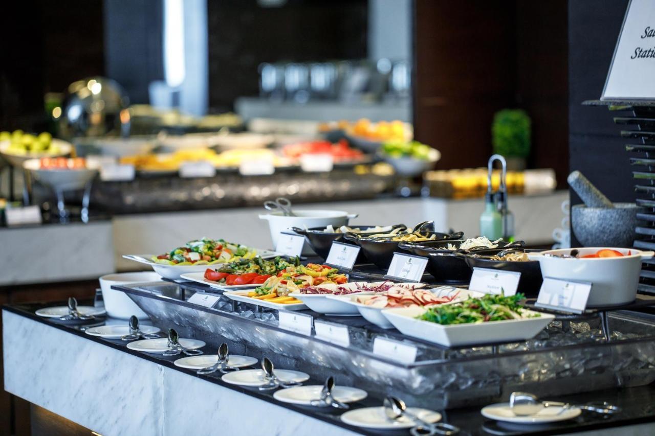 Royal M Hotel Fujairah By Gewan Zewnętrze zdjęcie A salad bar